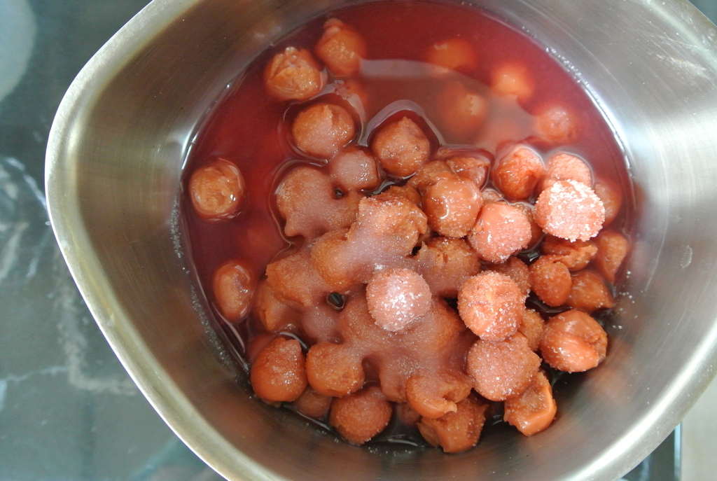 フィリング　材料を入れ火にかけます