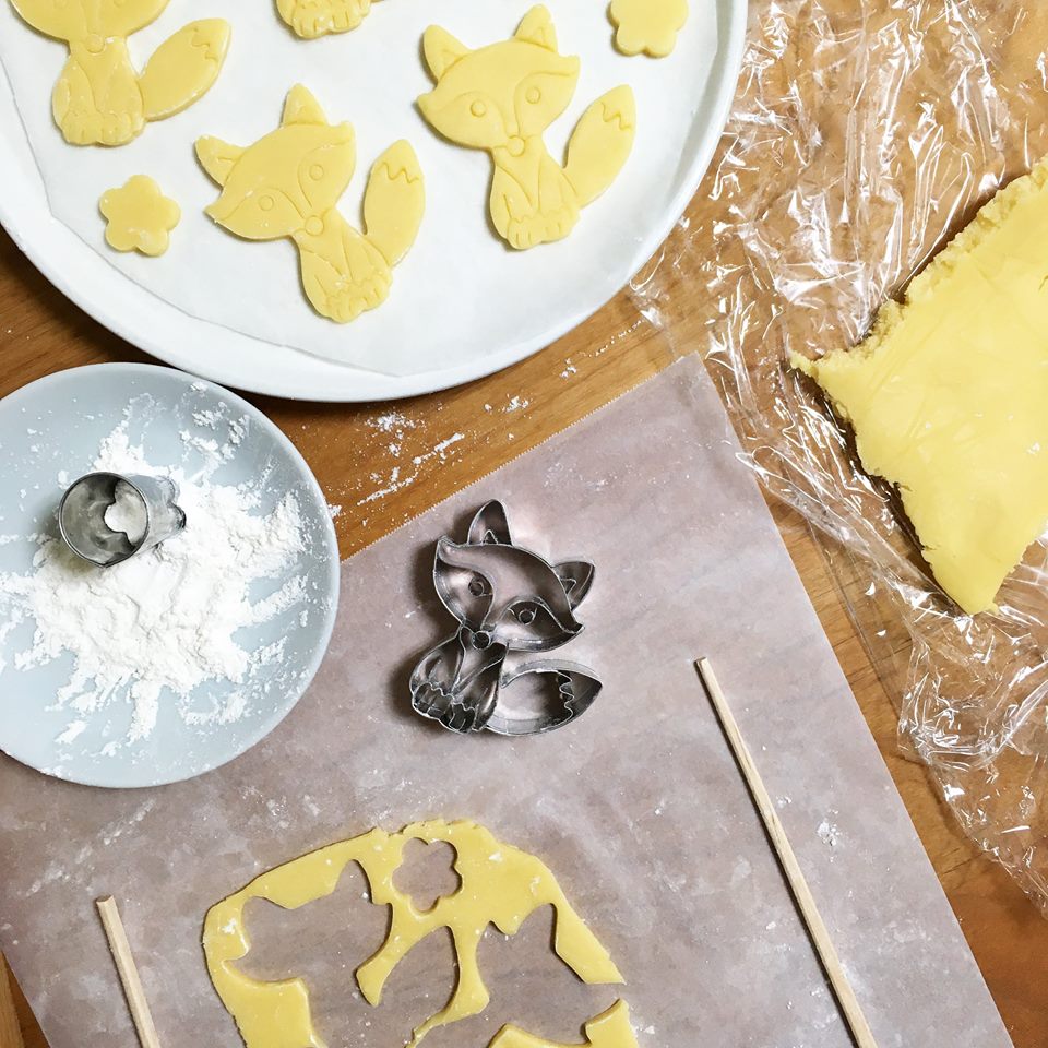 Städter キツネ クッキー製作中