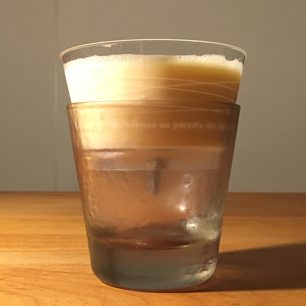 液体入れてもオブジェクト浮かず！穴から液体もこぼれず！