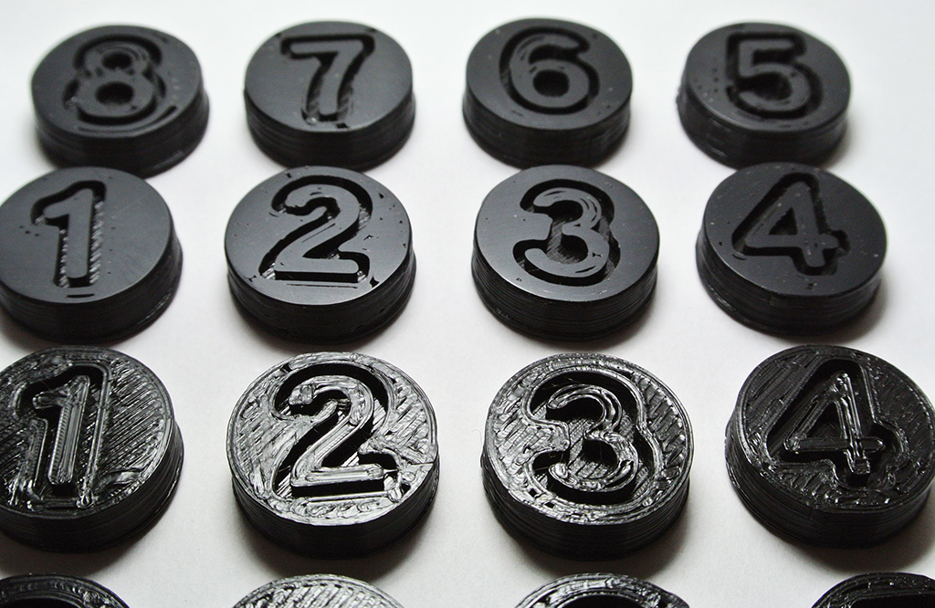 手前：磨き前　奥：磨き後