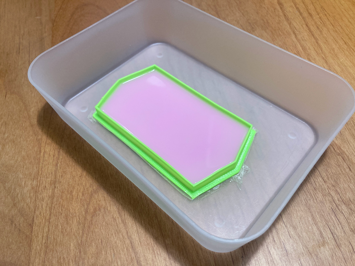 シリコン流し入れ